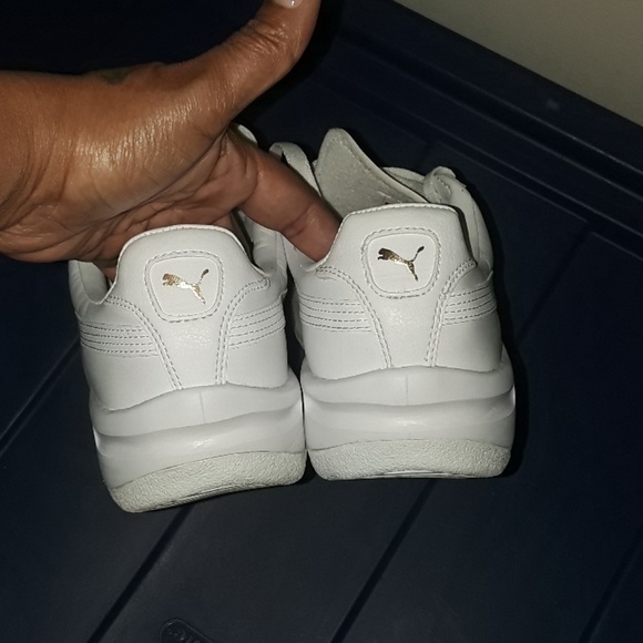 Footwear - Picture 3 of 4